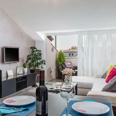 Fiore Apartament *